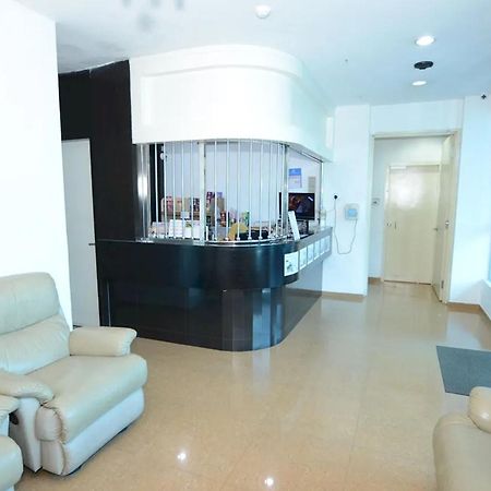 Hotel Alam Indi Джохор-Бару Экстерьер фото
